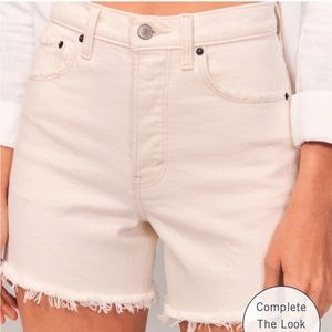 Abercrombie & Fitch Size 31/12 Cream Curve Love Dad Shorts